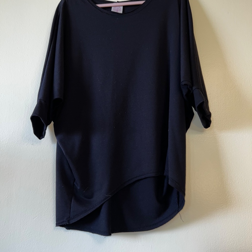 Comfy High-Lo Top - Picture 2 of 7